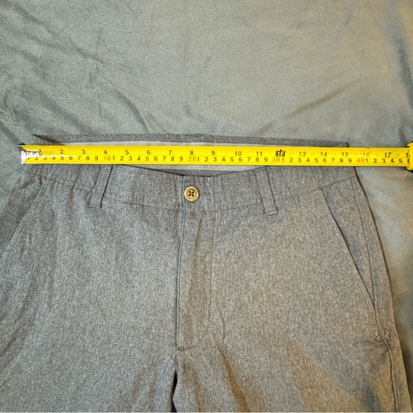 Under Armour Men's Gray Pants
#1208 - Picture 6 of 10